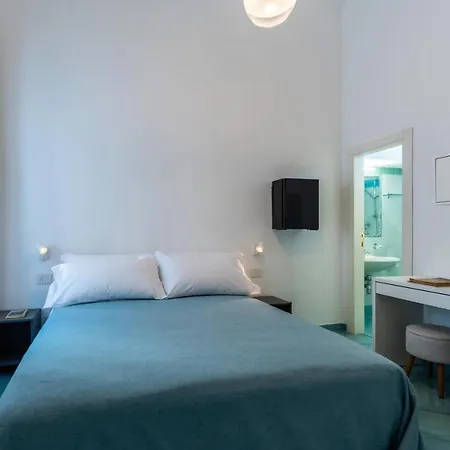 普罗拉酒店 卡普里